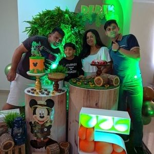 Meet your Posher, Dayra